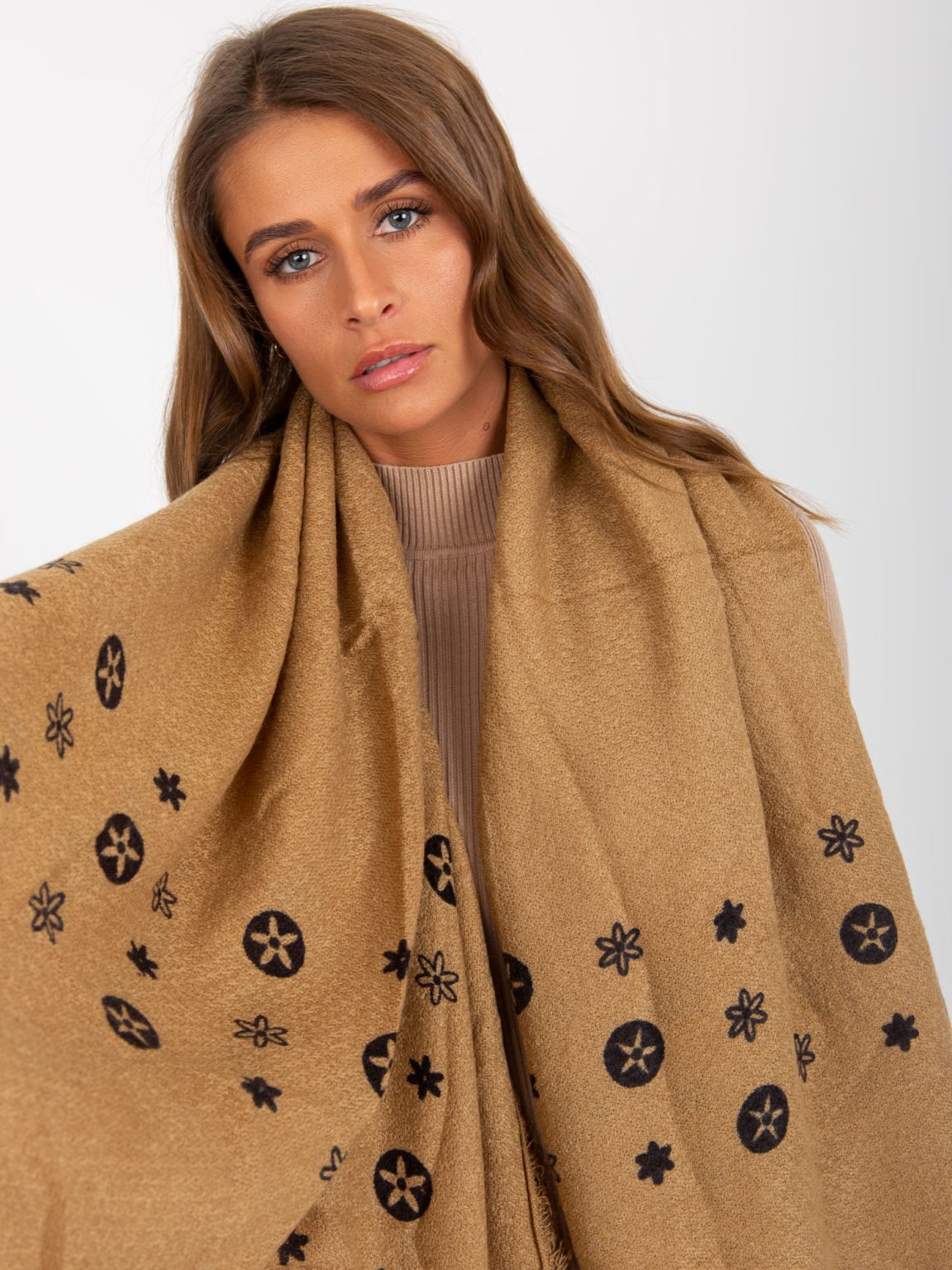 Hurtownia Chustka AT-CH-23502-1.51 BEIGE