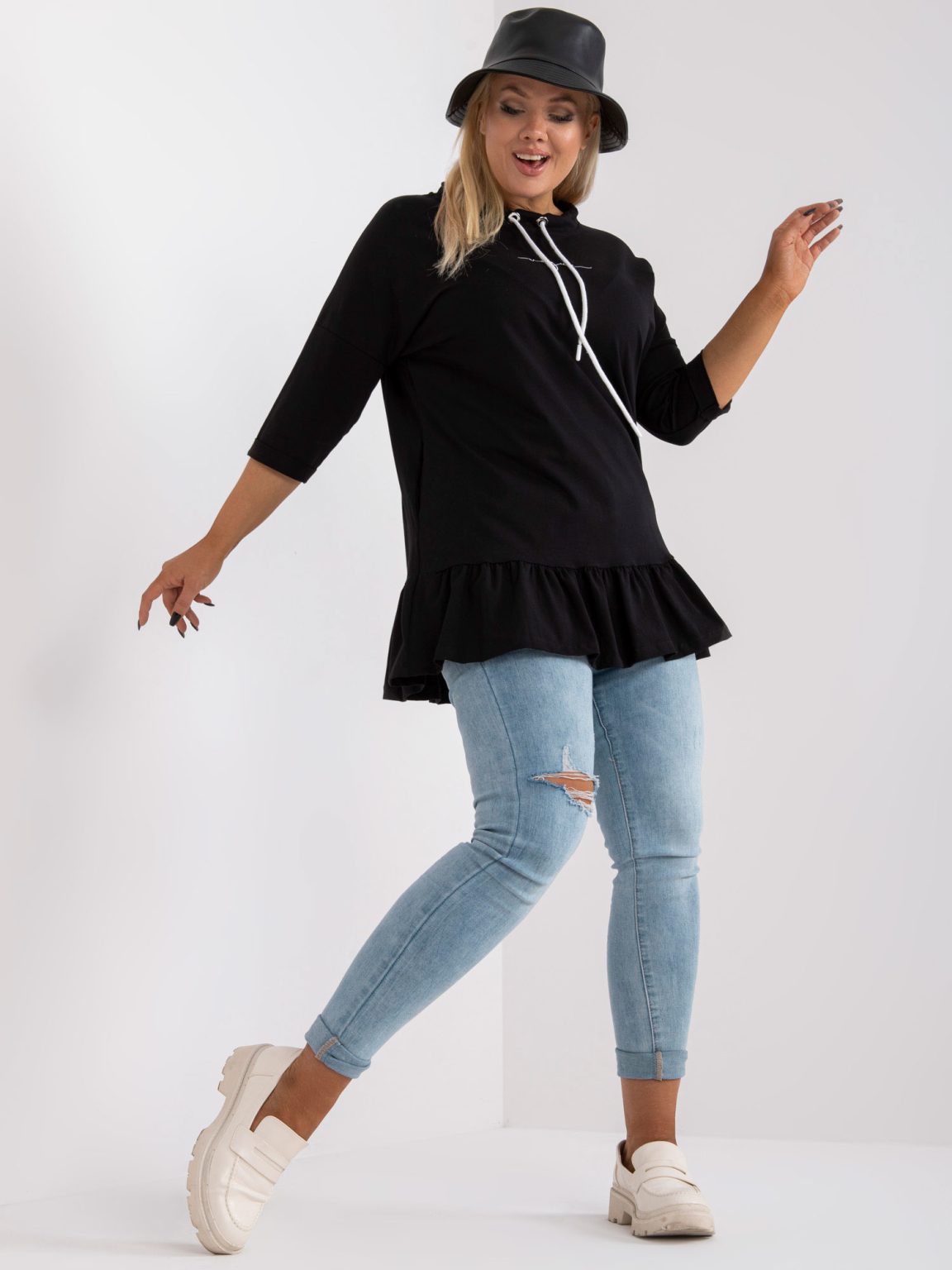 Hurtownia Czarna dresowa tunika plus size z rękawem 3/4 Elisabeth