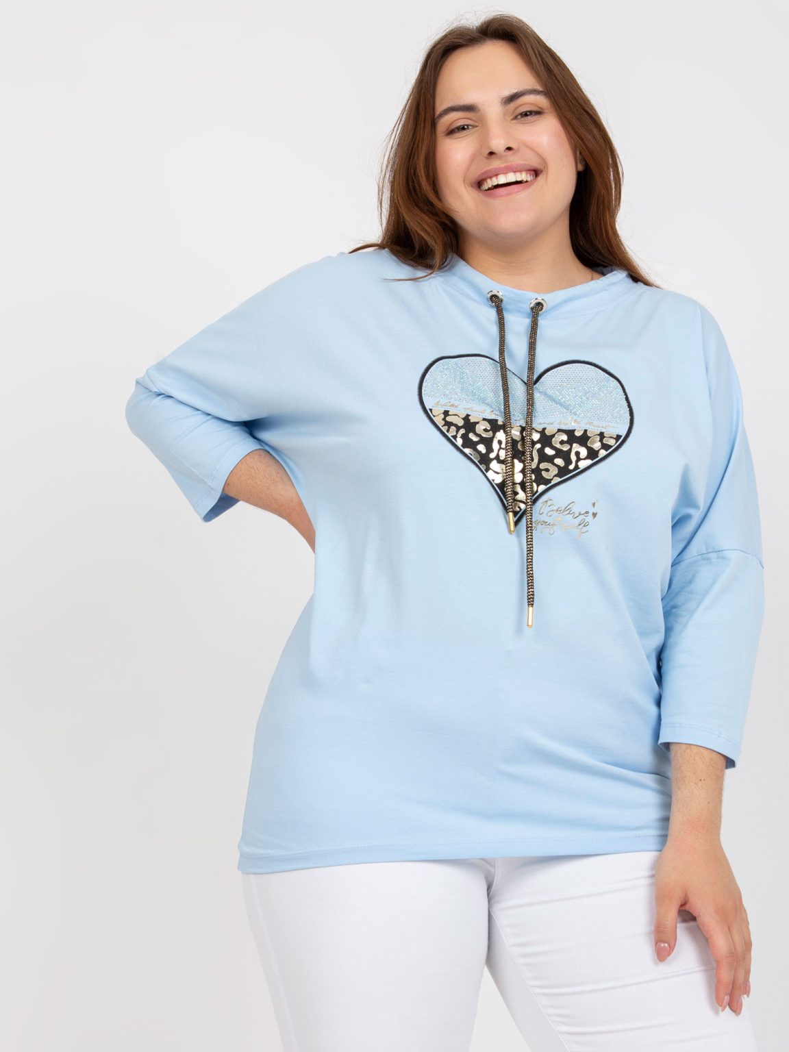 Hurtownia Jasnoniebieska damska bluzka plus size z rękawem 3/4