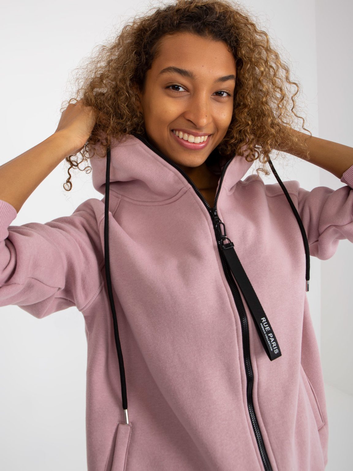 Hurtownia Brudnoróżowa rozpinana bluza basic z suwakiem RUE PARIS