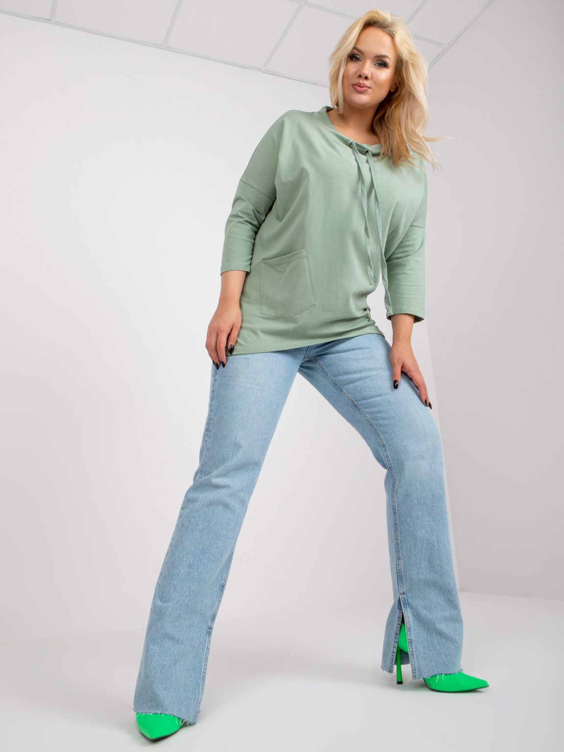 Hurtownia Pistacjowa bluzka plus size basic z rękawem 3/4