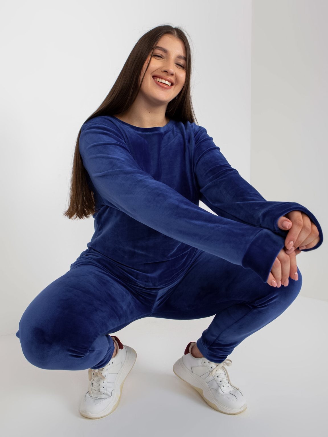 Hurtownia Kobaltowy welurowy komplet plus size z wiskozy Jeanne